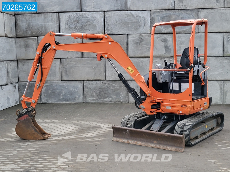 Mini excavator Kubota U27-4: picture 6