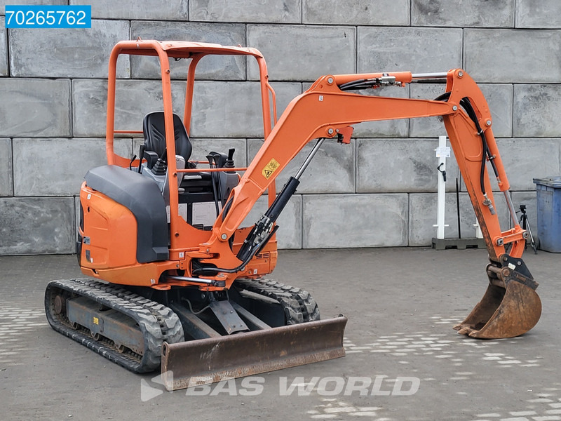 Mini excavator Kubota U27-4: picture 11