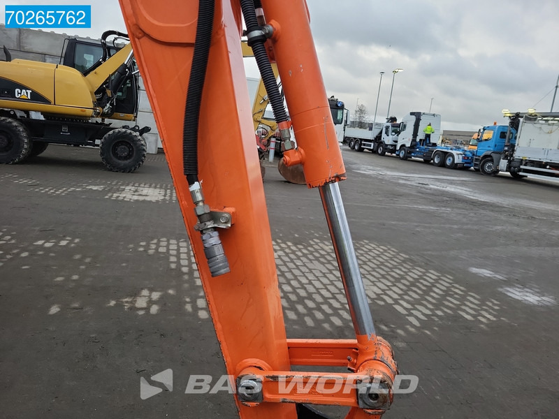 Mini excavator Kubota U27-4: picture 12