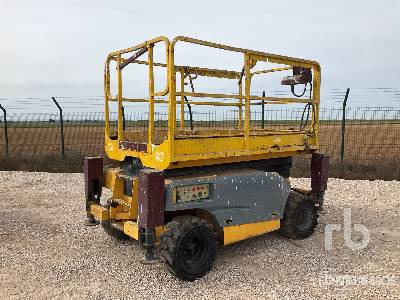 Scissor lift HAULOTTE COMPACT 10DX 4x4 Diesel: picture 8