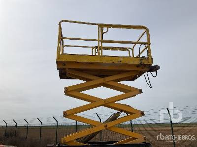 Scissor lift HAULOTTE COMPACT 10DX 4x4 Diesel: picture 15