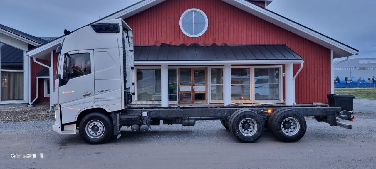 Cab chassis truck Volvo FH540 6x4 Globe XL: picture 6