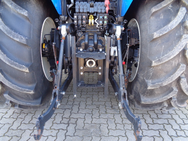 Farm tractor New Holland T7.245: picture 19