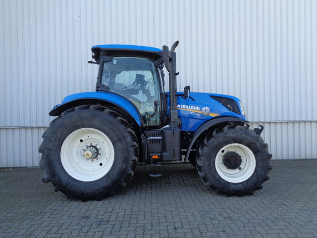 Farm tractor New Holland T7.245: picture 23