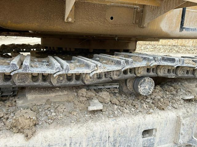 Crawler excavator Caterpillar 374F LME: picture 11