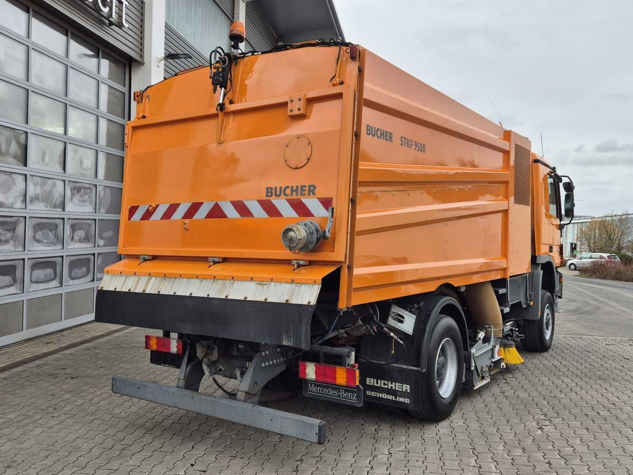 New Road sweeper Mercedes-Benz Actros 2032 A 4x4 Bucher STKF 9500 Airport 30x: picture 9