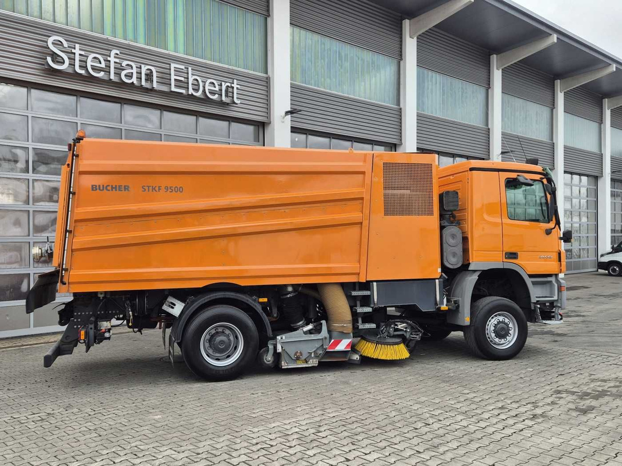 New Road sweeper Mercedes-Benz Actros 2032 A 4x4 Bucher STKF 9500 Airport 30x: picture 6