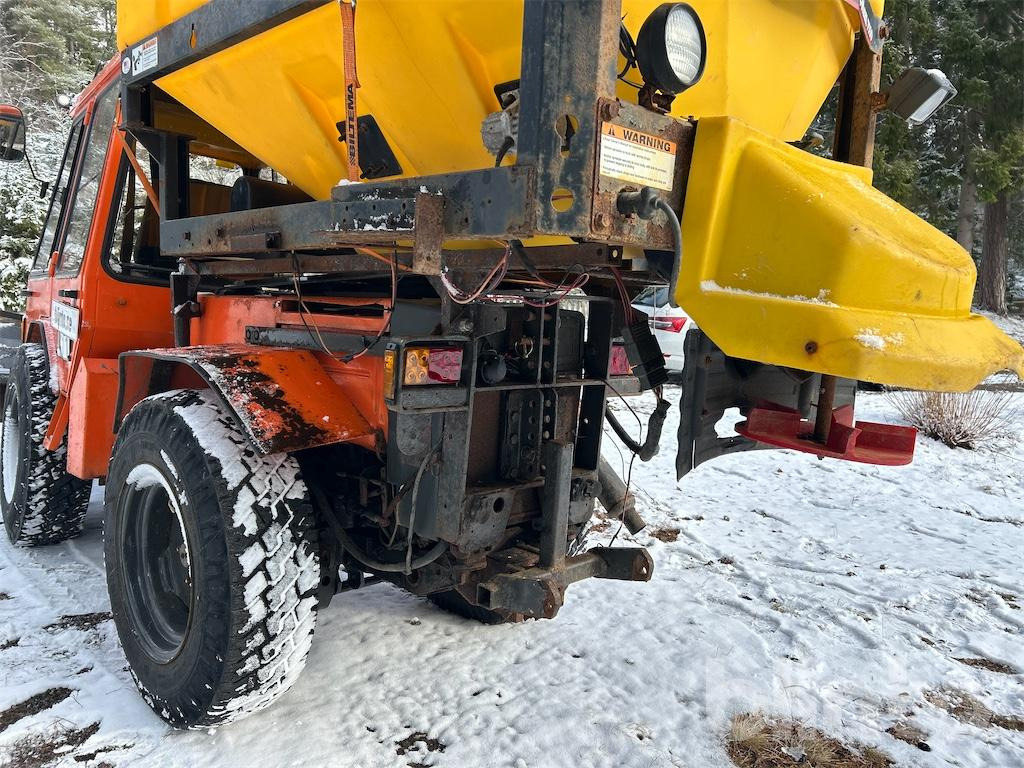 Municipal/ Special vehicle HOLDER C6000 med vikplog och sandspridare: picture 36