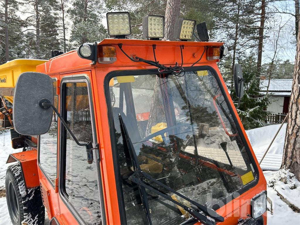 Municipal/ Special vehicle HOLDER C6000 med vikplog och sandspridare: picture 21