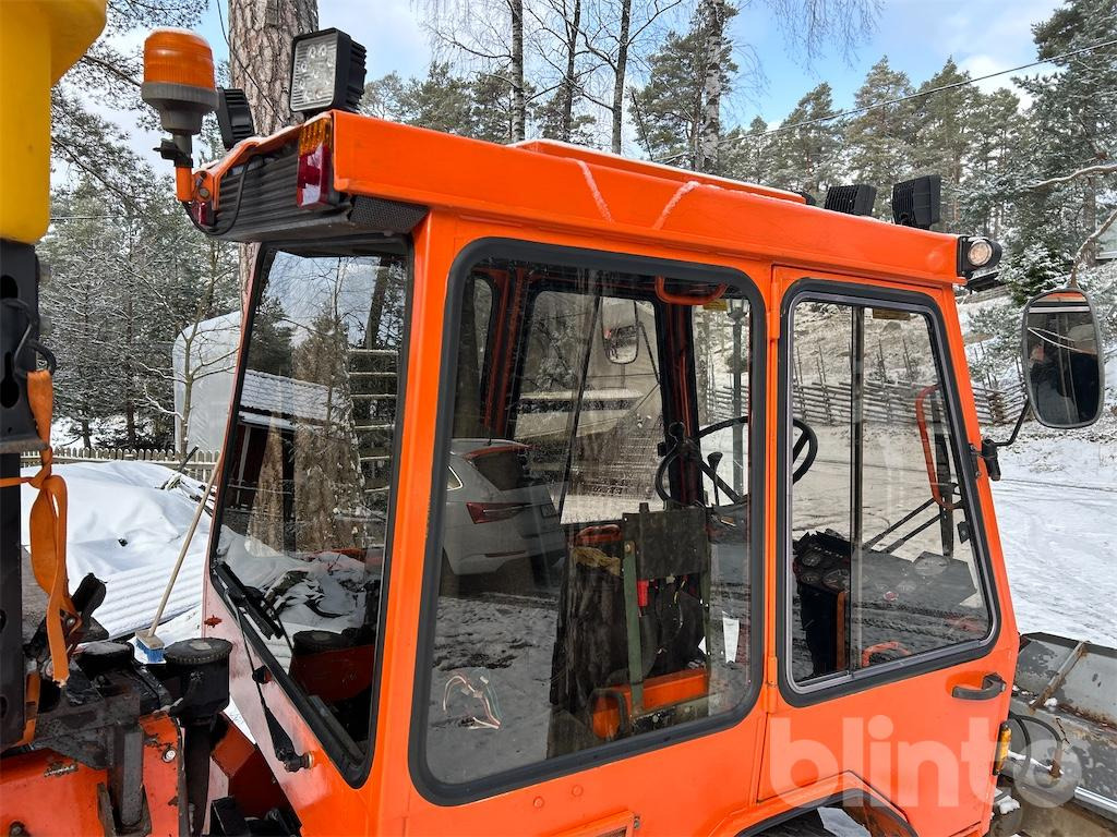 Municipal/ Special vehicle HOLDER C6000 med vikplog och sandspridare: picture 25