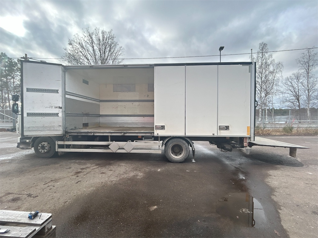 Truck VOLVO FL 4X2: picture 10